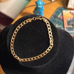 Elegant Gold Chain Bracelet